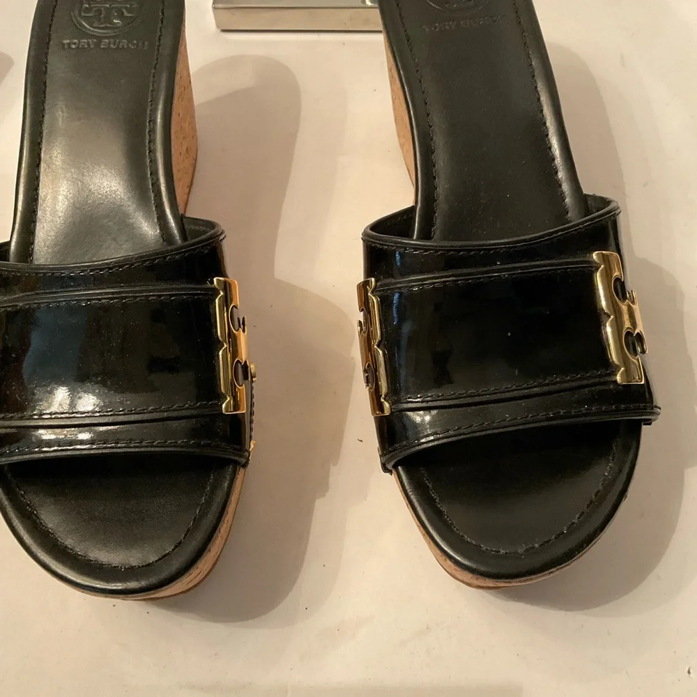 Tory Burch black patent wedge with T logo. - Picture 4 of 5